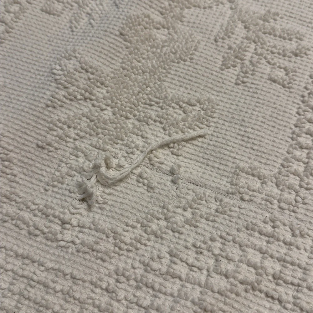 Vintage hobnail bedspread —Queen